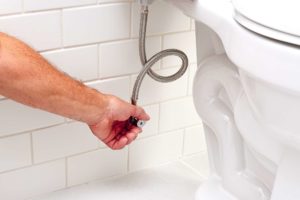 replace toilet : disconnect the water lines